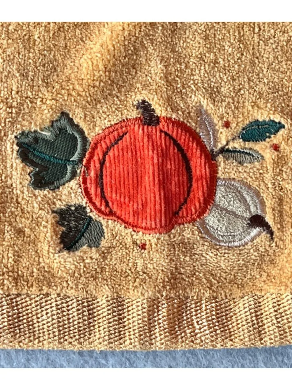 Casual Home Hand Towels Green Orange Embroidered Acorn Pumpkin Cotton Set of 2